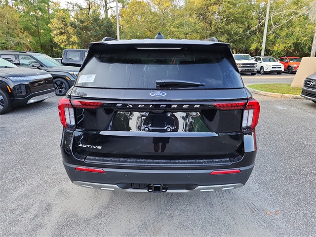 2025 Ford Explorer photo 3