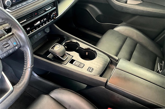 2023 Nissan Rogue SV photo 9