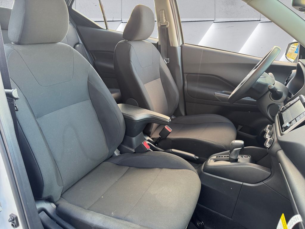 2024 Nissan Kicks S photo 14