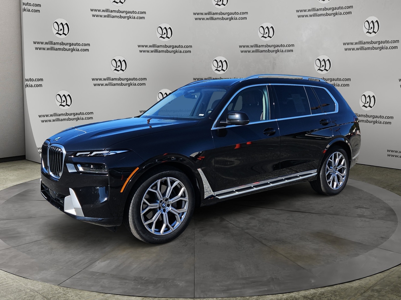 2025 BMW X7 40i's photo