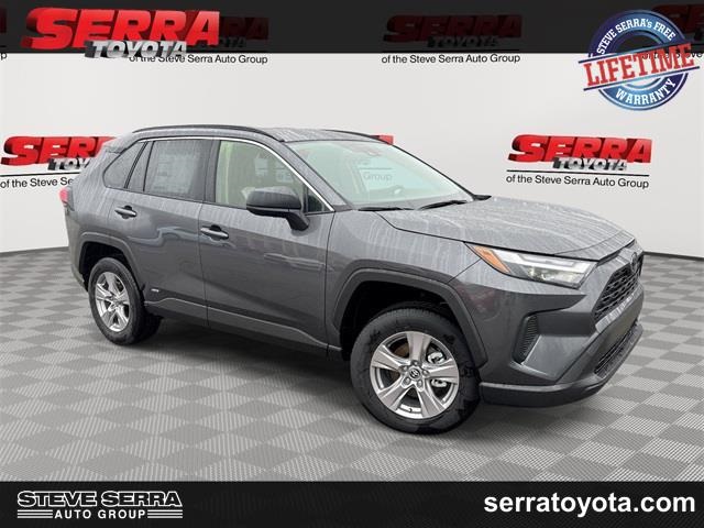 2025 Toyota RAV4 LE's photo