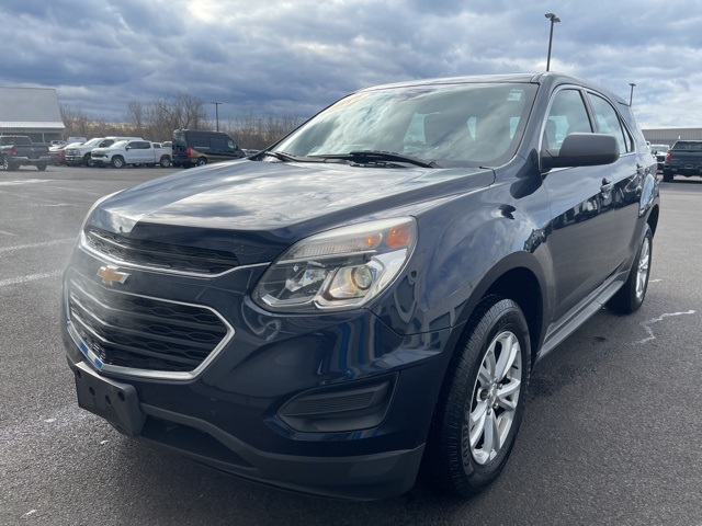 2017 Chevrolet Equinox LS photo 3