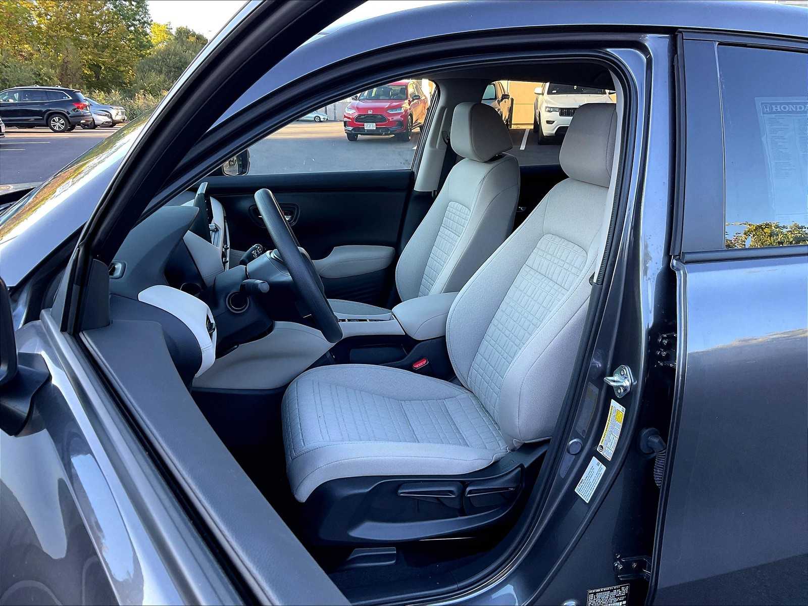 2026 Honda HR-V LX photo 10