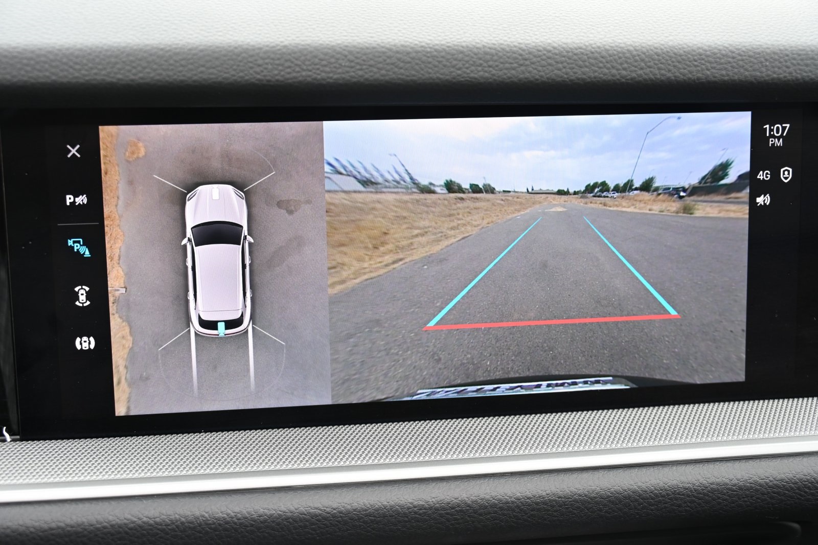 2024 Porsche Cayenne Base photo 14