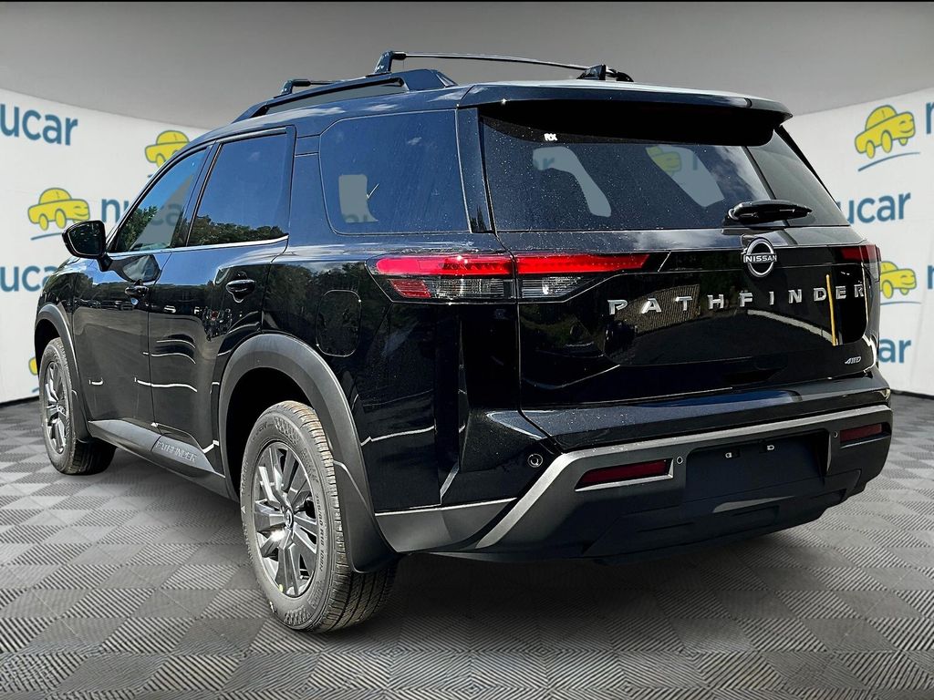 2025 Nissan Pathfinder SV photo 2