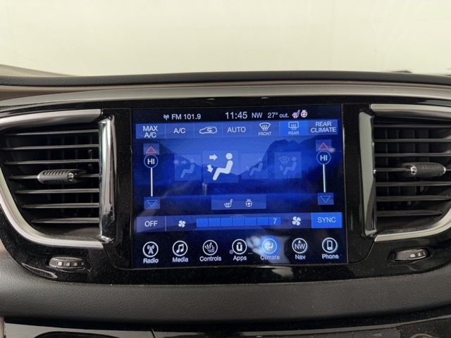 2017 Chrysler Pacifica Touring Plus photo 4