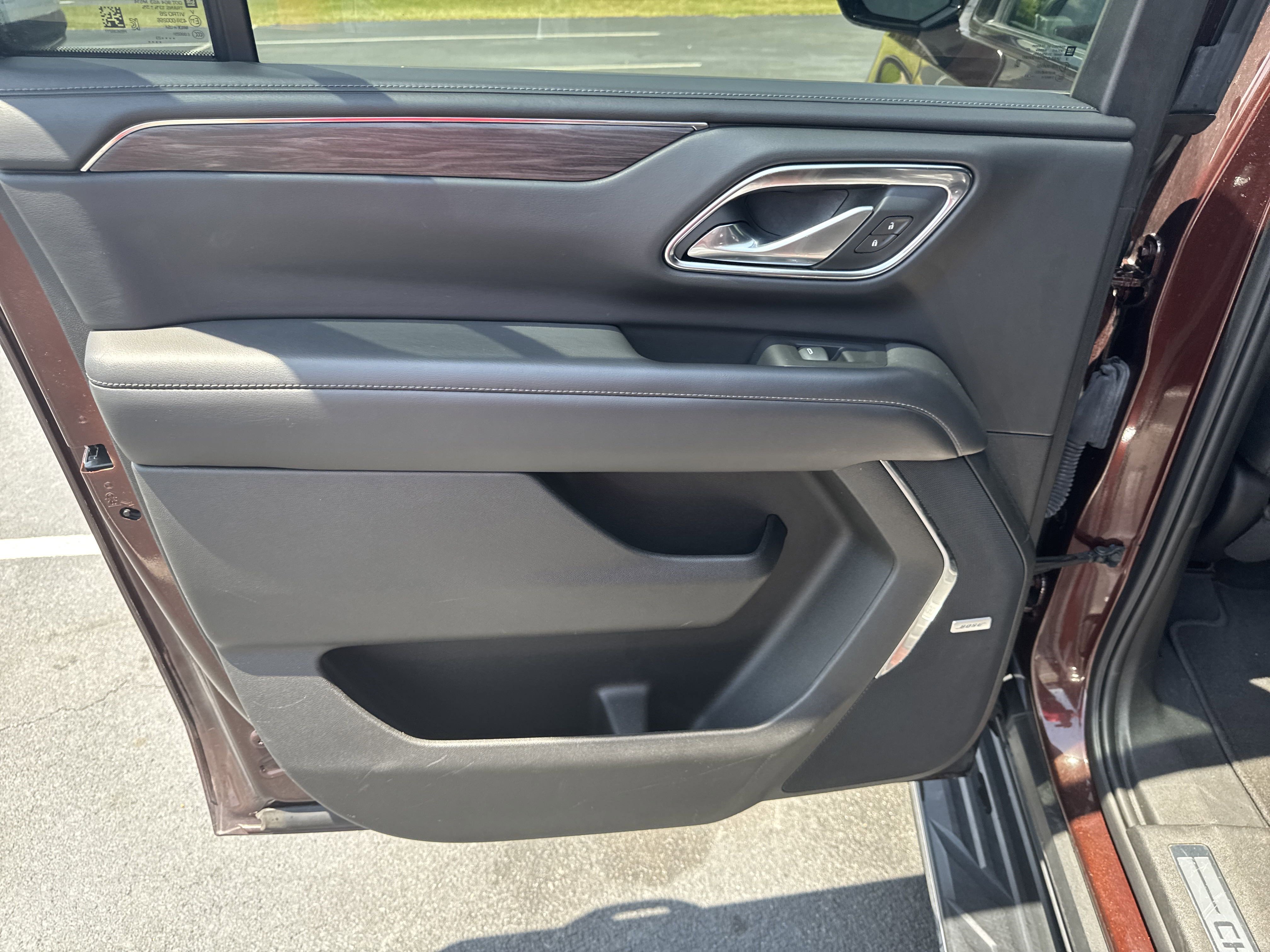 2023 Chevrolet Suburban LT photo 17