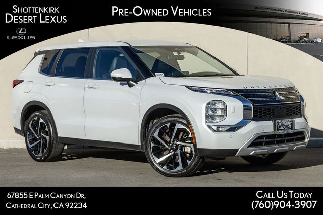 2024 Mitsubishi Outlander SE's photo