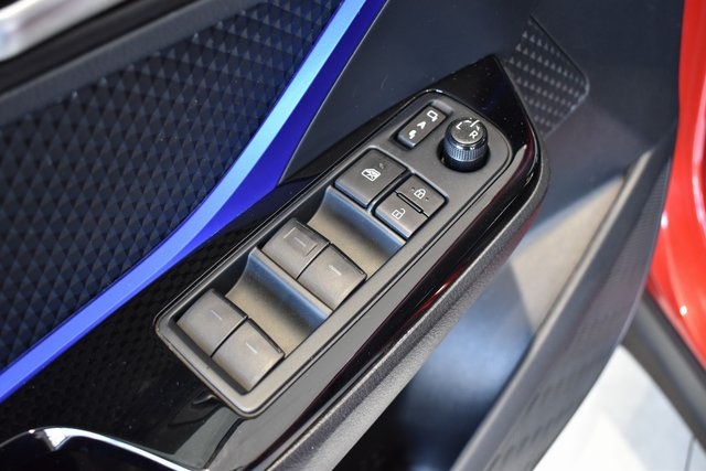 2021 Toyota C-HR XLE photo 15