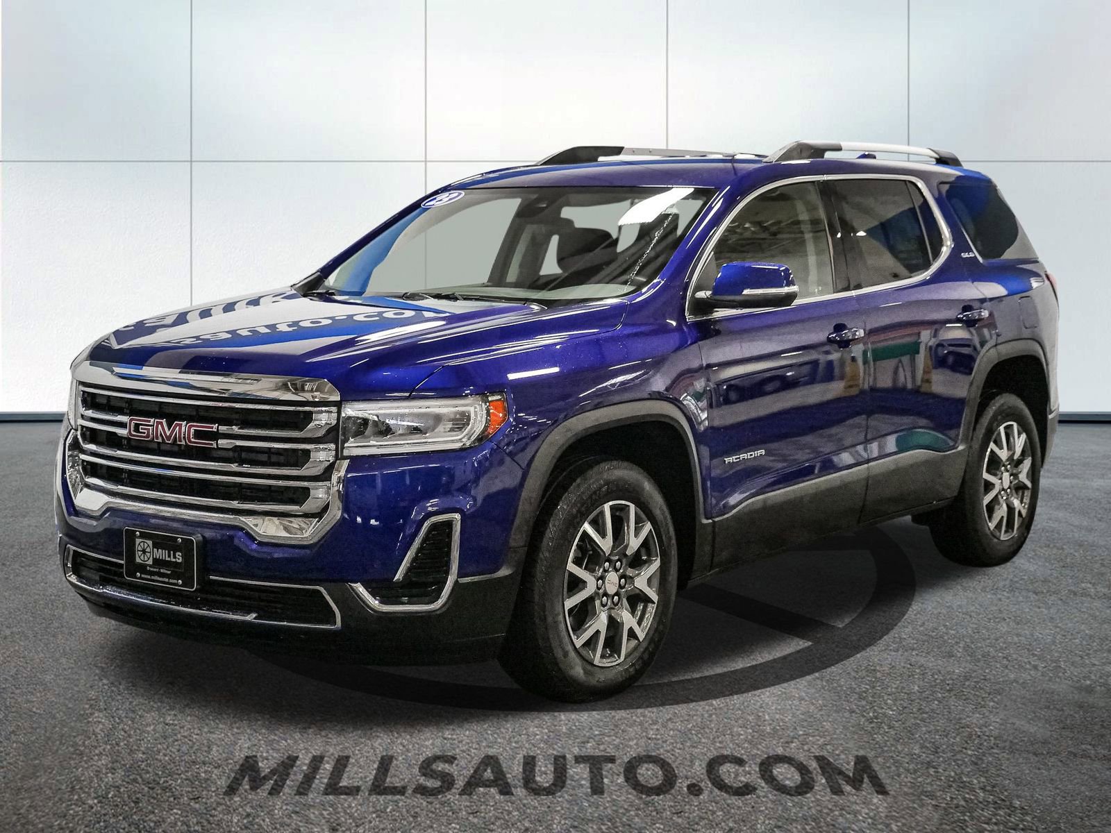 Used 2023 GMC Acadia SLE with VIN 1GKKNRL4XPZ172110 for sale in Baxter, Minnesota