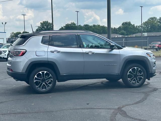 2022 Jeep Compass Limited photo 15
