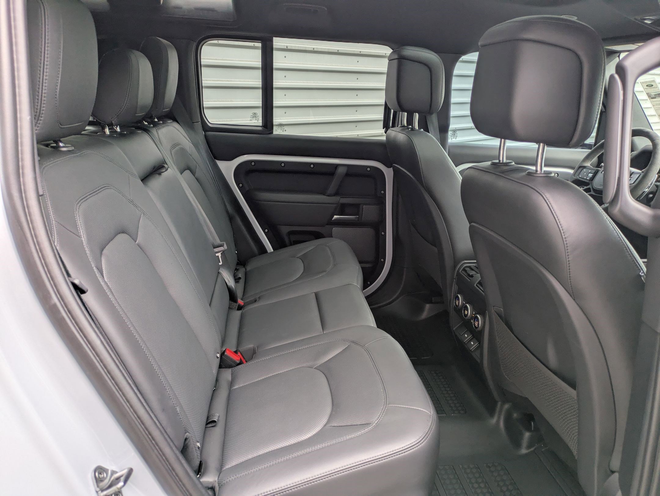 2023 Land Rover Defender 110 V8 110 Carpathian Edition photo 31