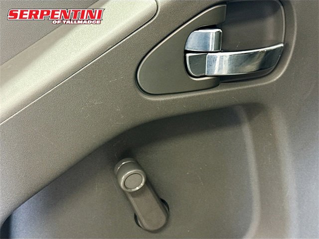 2017 Nissan Frontier S photo 15