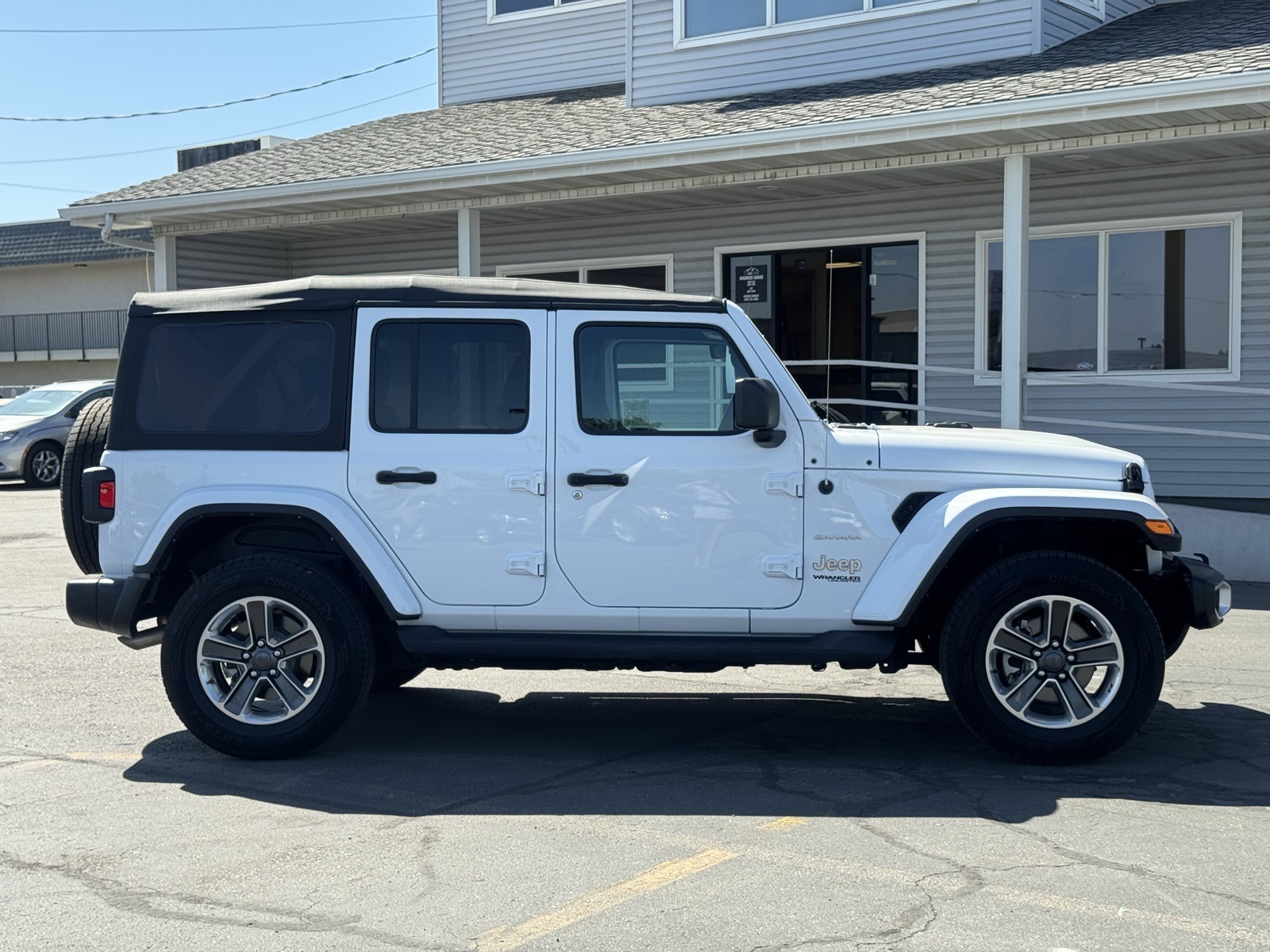 2022 Jeep Wrangler Unlimited Sahara photo 5