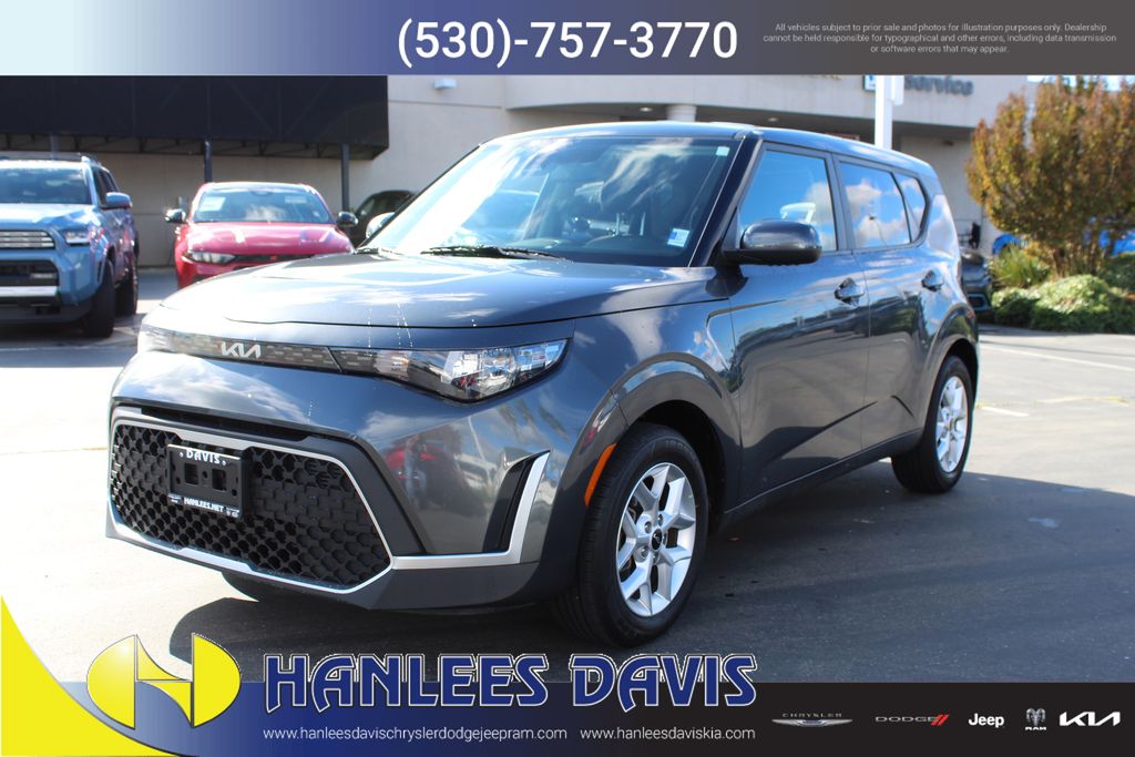 2023 Kia Soul LX S photo 3