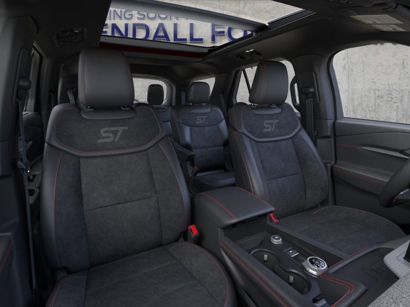 2025 Ford Explorer ST photo 10