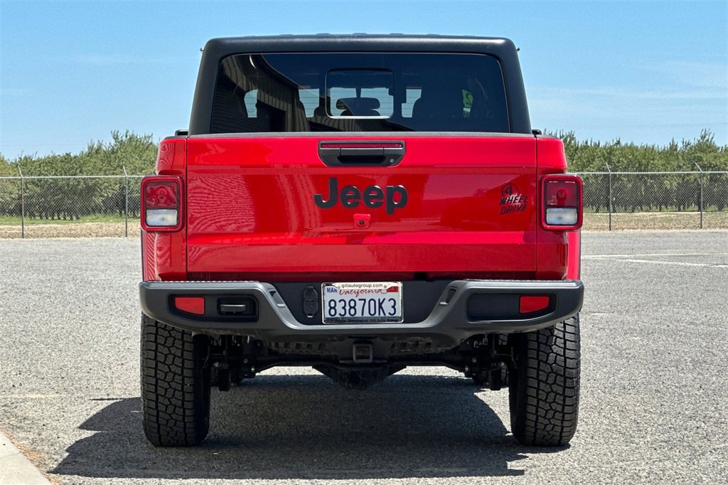 2022 Jeep Gladiator Willys Sport photo 5