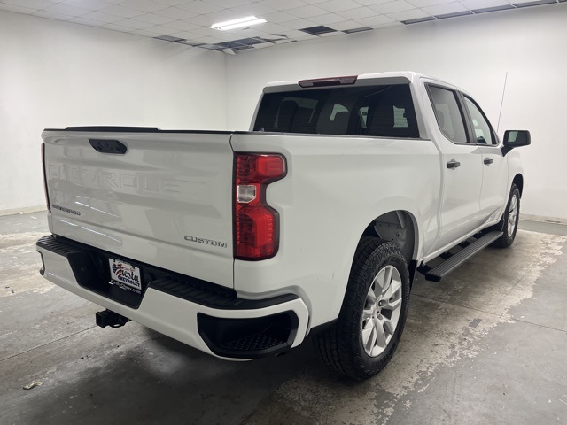 2023 Chevrolet Silverado 1500 Custom photo 2
