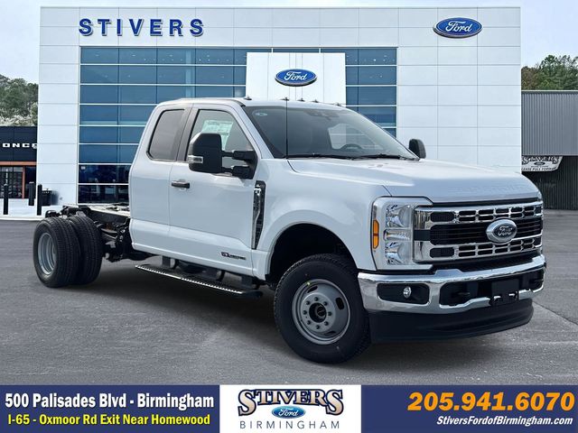 2026 Ford F-350 Super Duty Chassis Cab XL