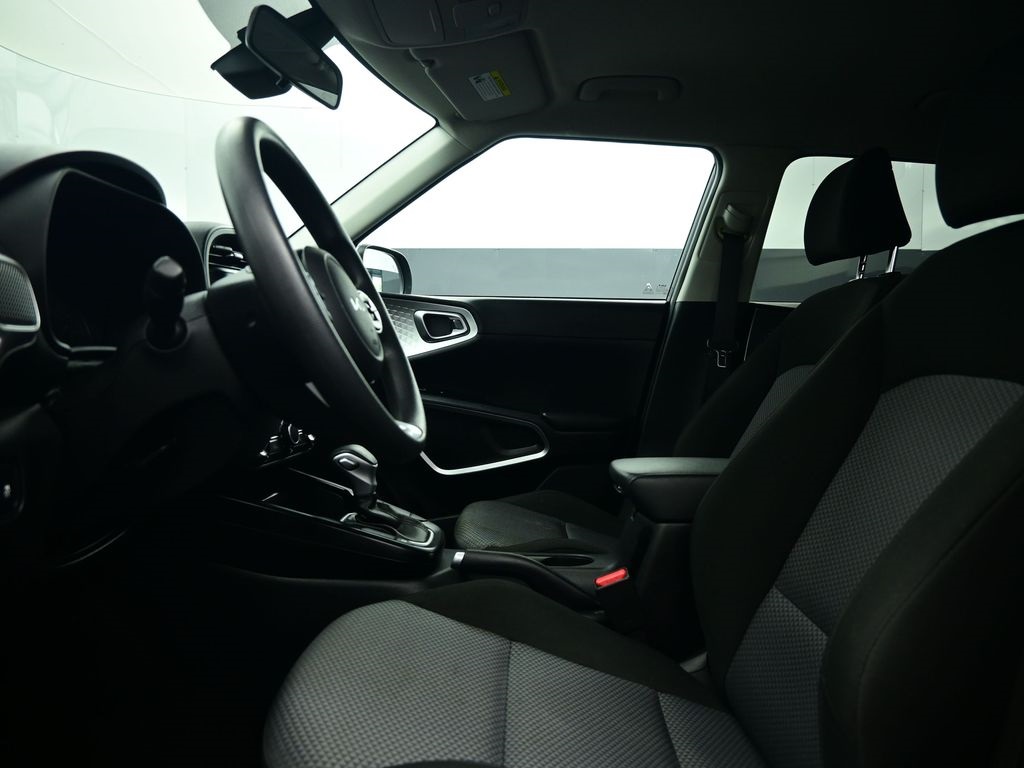 2022 Kia Soul LX photo 11