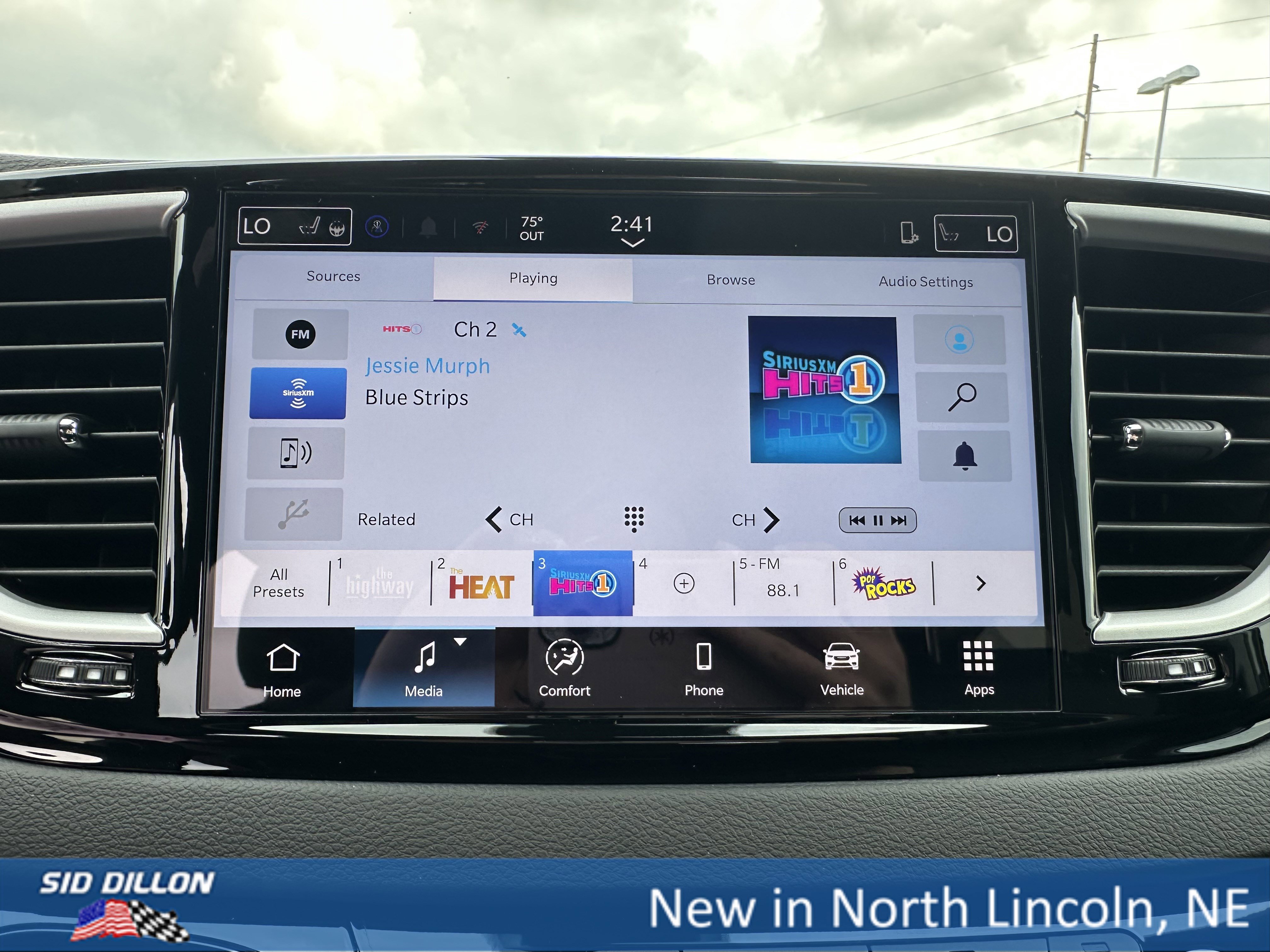 2026 Chrysler Voyager LX photo 3