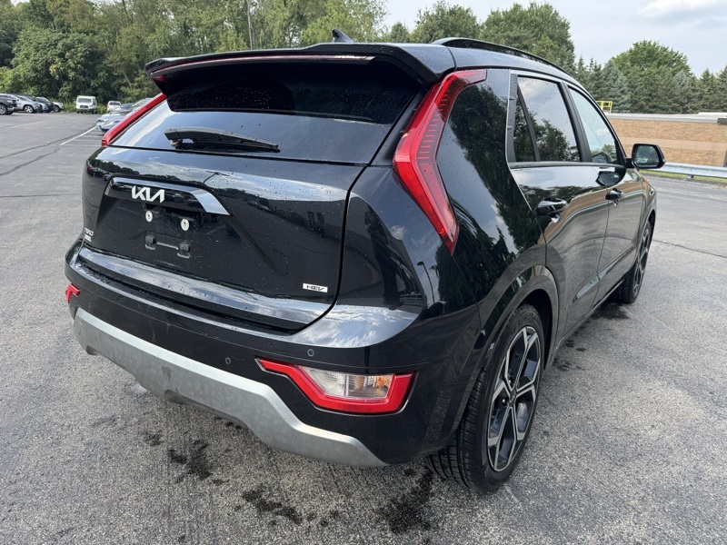 2023 Kia Niro EX Touring photo 2
