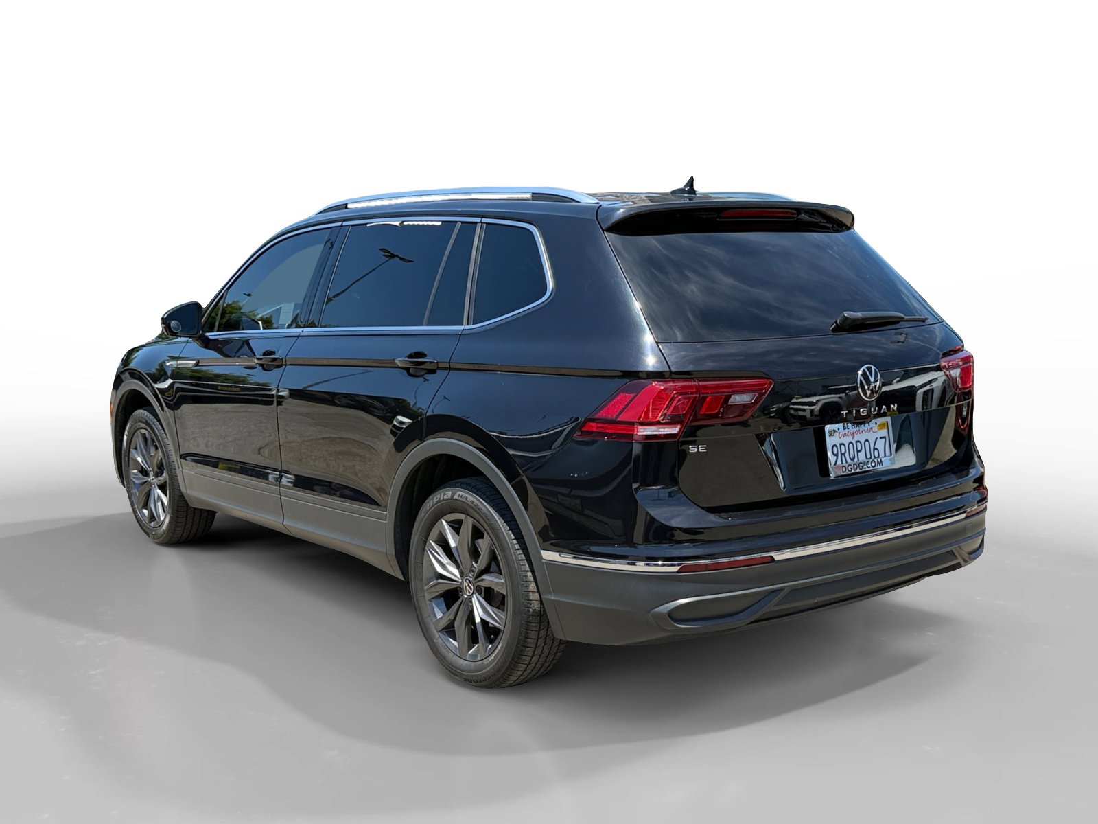 2022 Volkswagen Tiguan SE photo 3