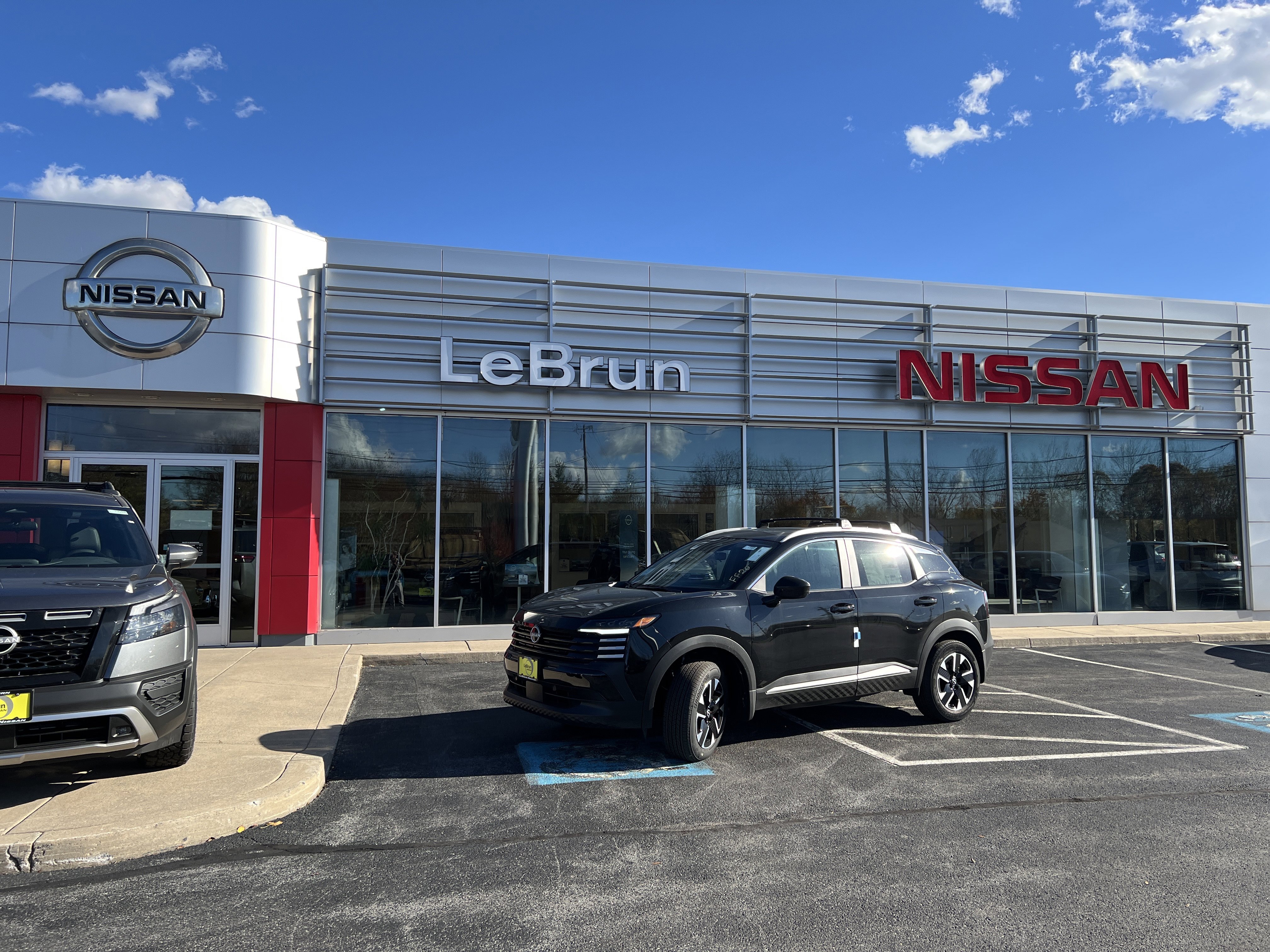 2025 Nissan Kicks SV AWD's photo