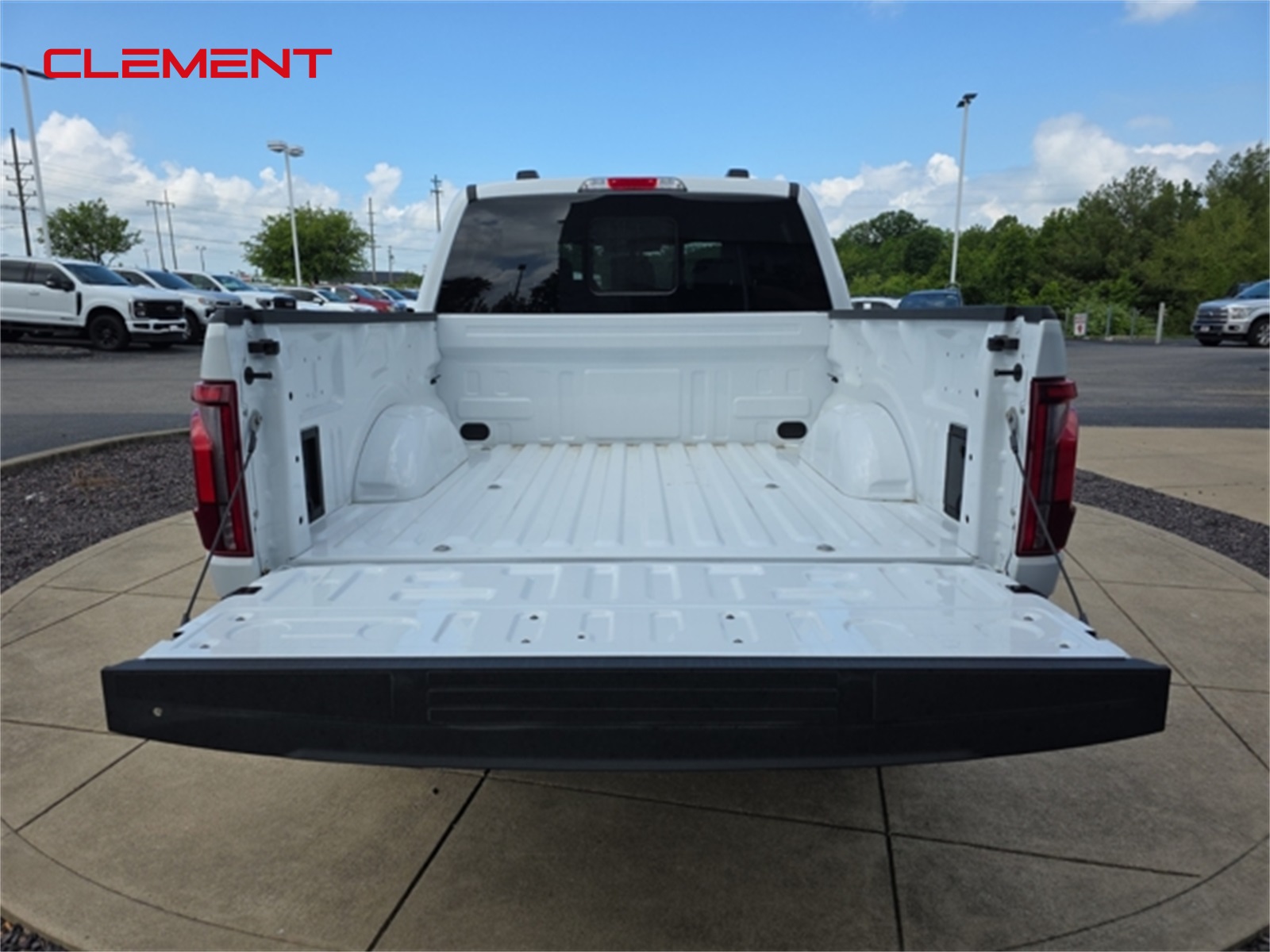 2025 Ford F-150 Lariat photo 9