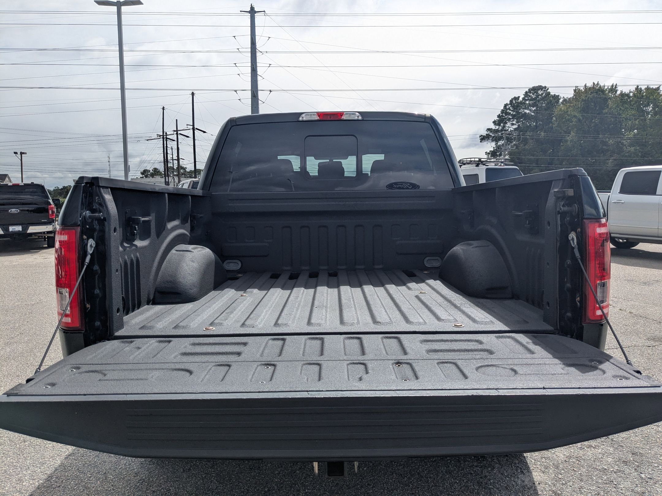 2017 Ford F-150 XLT photo 29