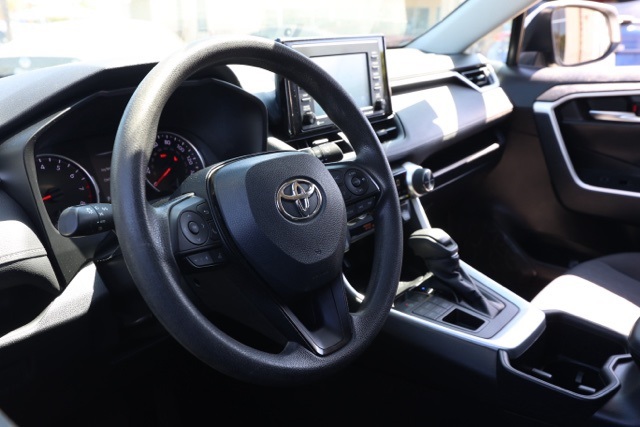 2022 Toyota RAV4 XLE photo 12