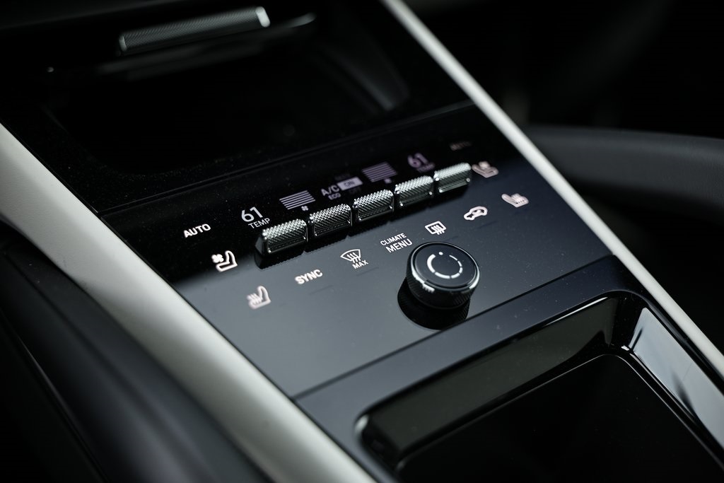 2025 Porsche Cayenne photo 39