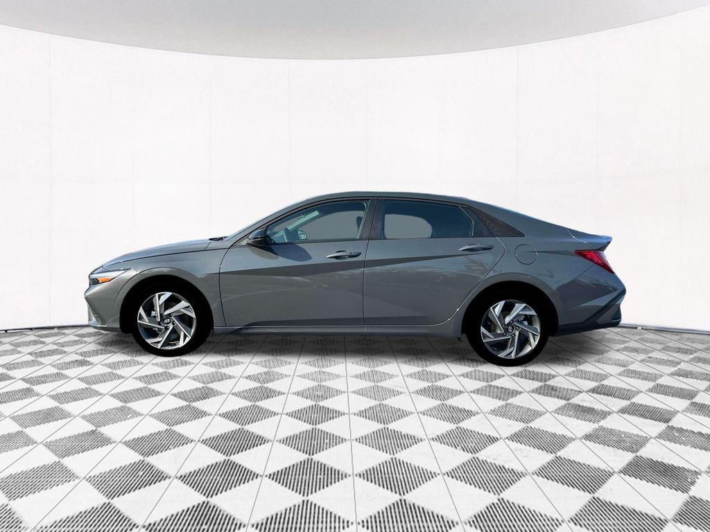 2025 Hyundai Elantra Hybrid SEL Sport photo 3