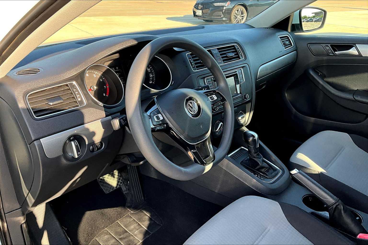 2018 Volkswagen Jetta 1.4T S photo 14