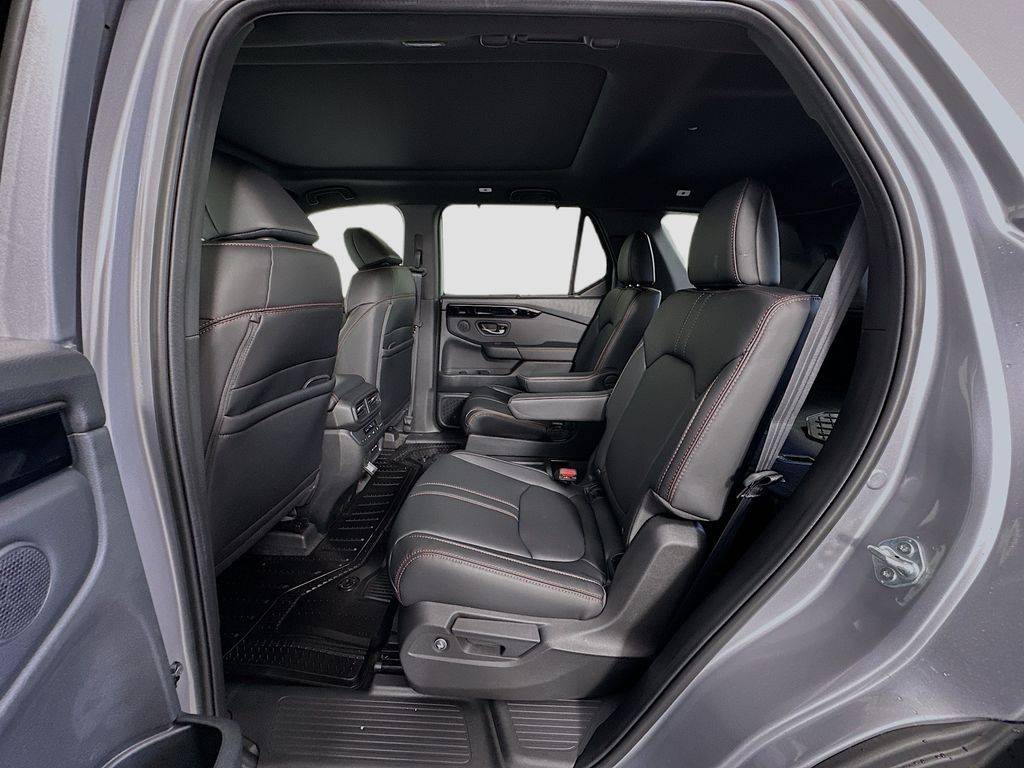 2025 Honda Pilot TrailSport photo 15