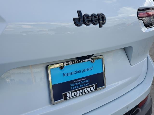 2022 Jeep Grand Cherokee Altitude photo 26