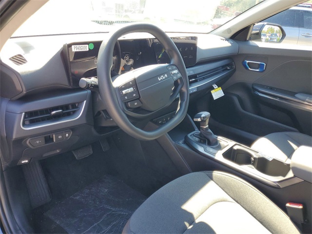 2025 Kia K4 LXS photo 8