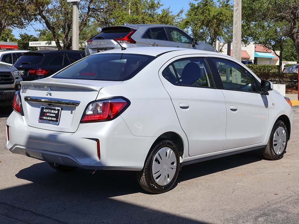 2024 Mitsubishi Mirage G4 ES LE Black Edition photo 7