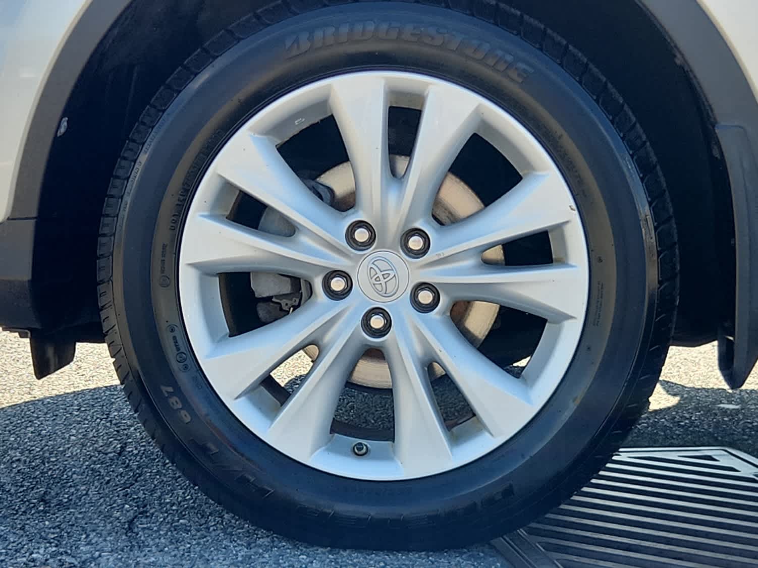 2013 Toyota RAV4 Limited photo 6