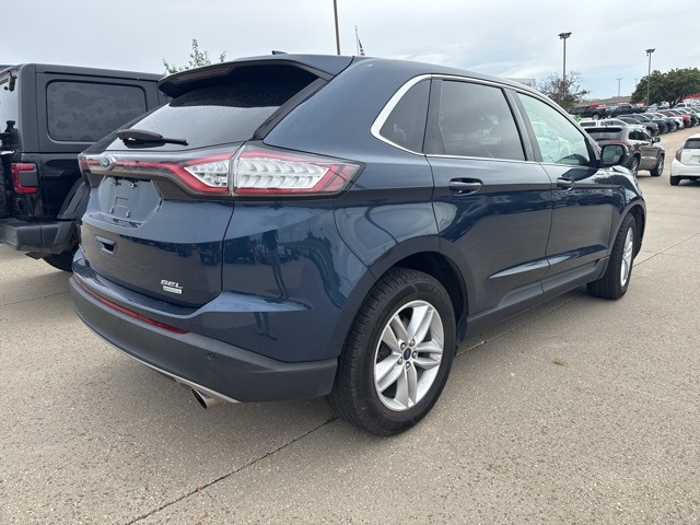 2017 Ford Edge SEL photo 4