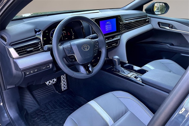 2025 Toyota Camry SE photo 11