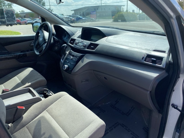 2011 Honda Odyssey LX photo 22