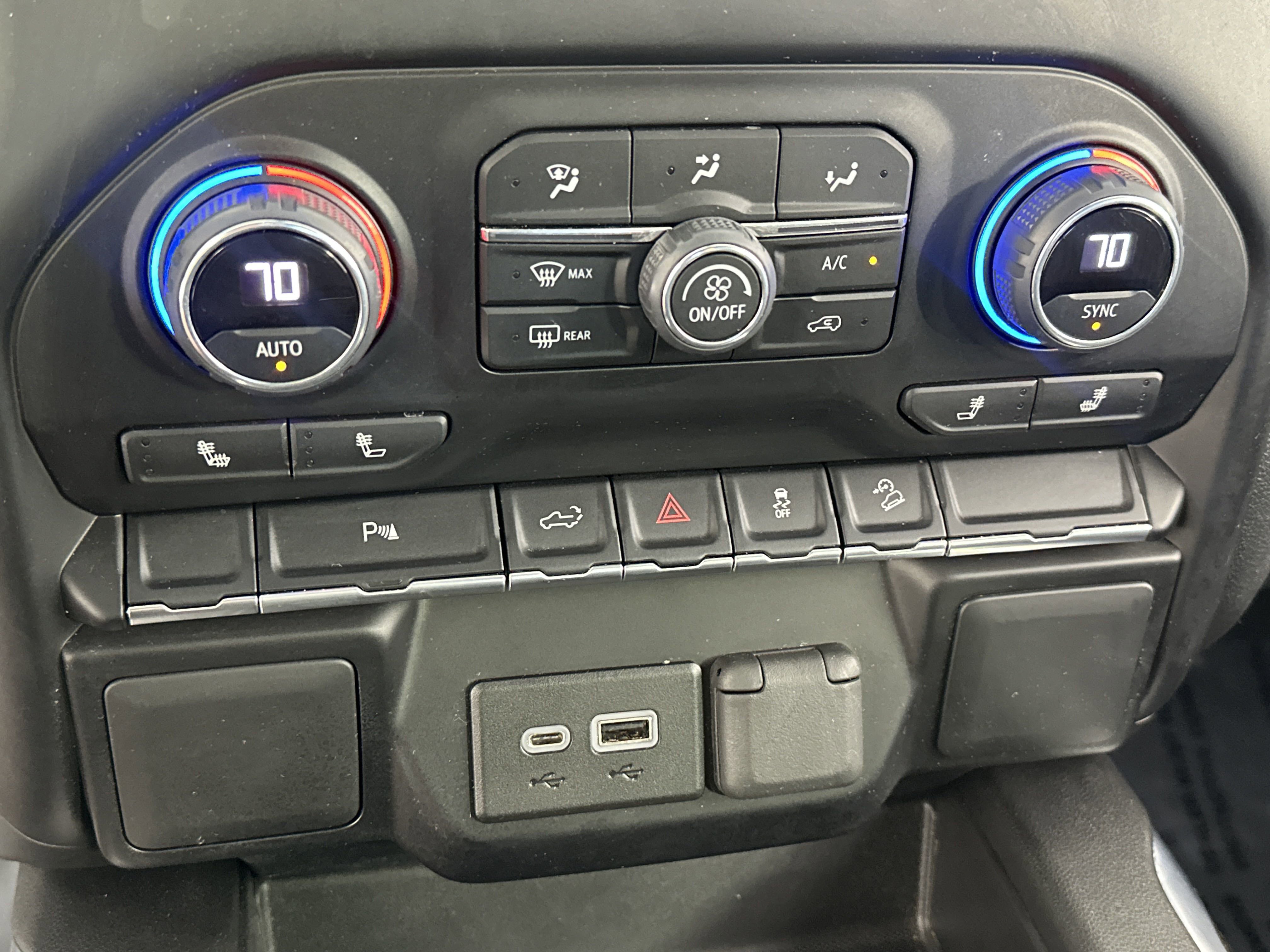 2022 Chevrolet Silverado 1500 RST photo 5