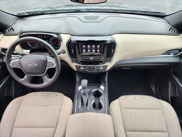 2023 Chevrolet Traverse LS photo 2