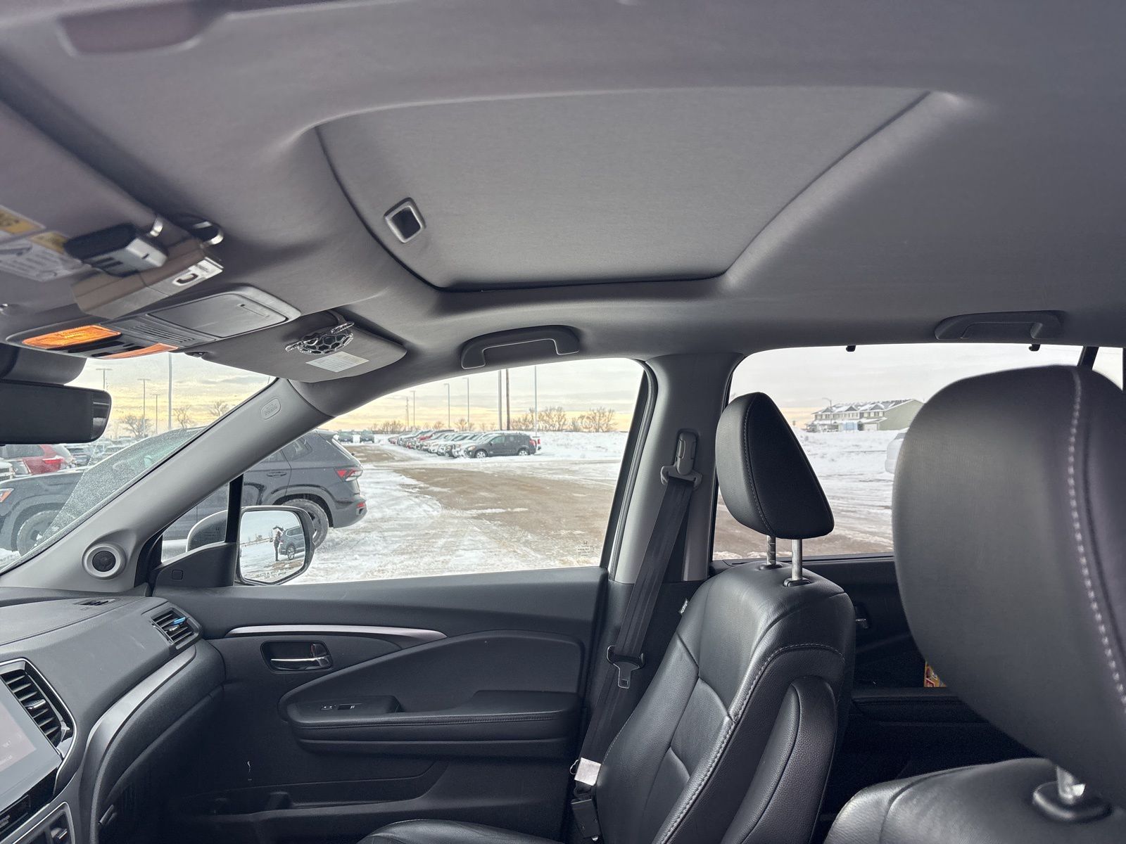 2022 Honda Pilot SE's photo