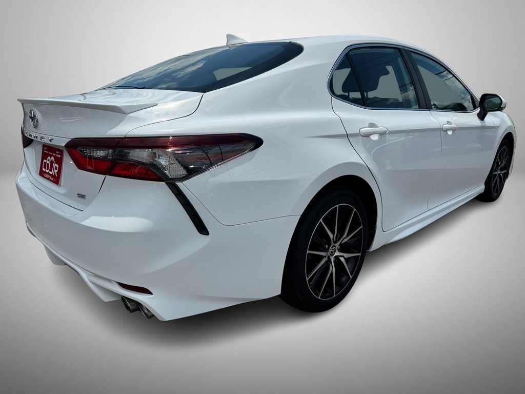 2023 Toyota Camry SE photo 3