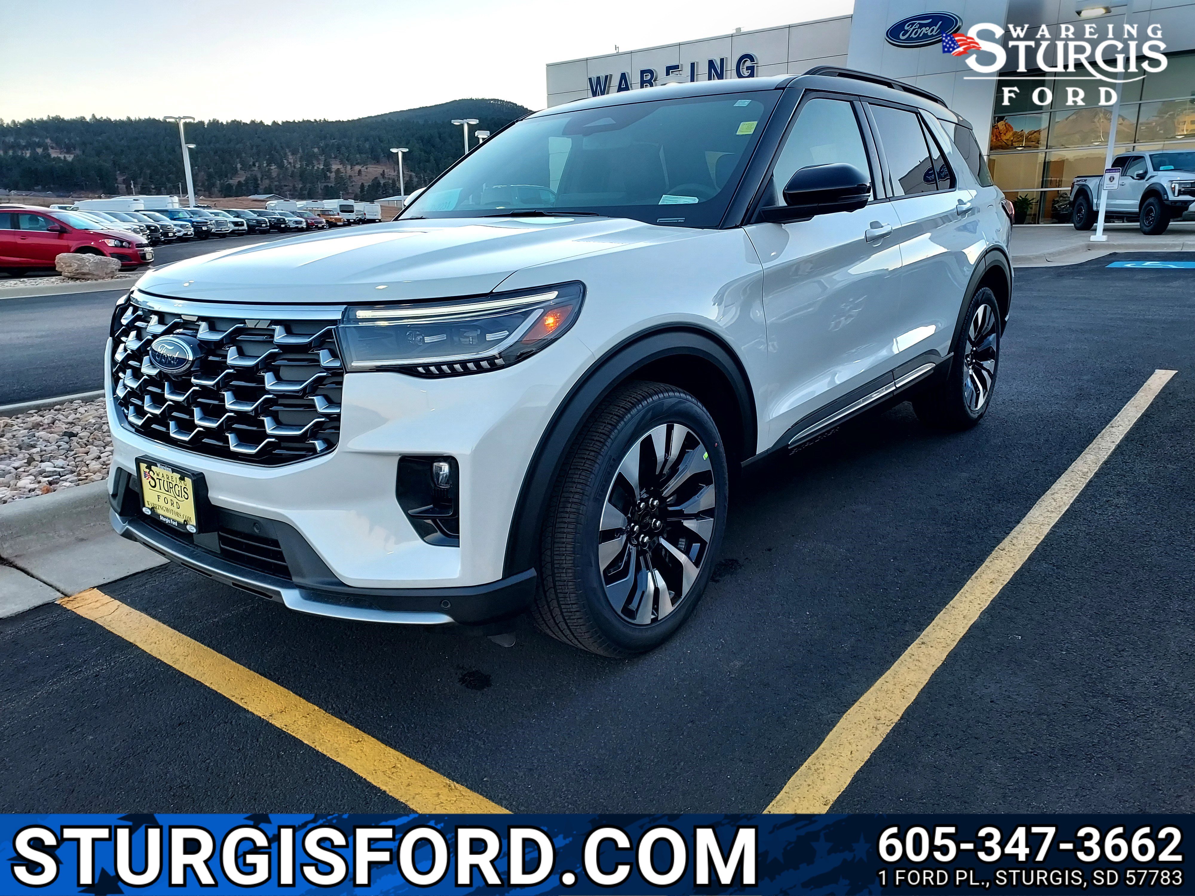 2026 Ford Explorer Platinum's photo