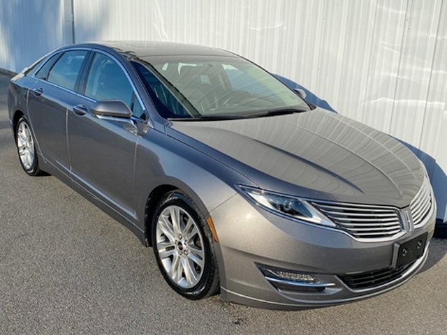 2014 Lincoln MKZ Base photo 2
