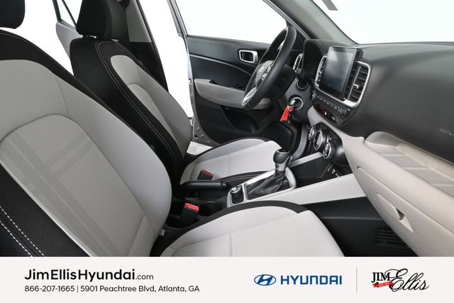 2023 Hyundai Venue SEL photo 18