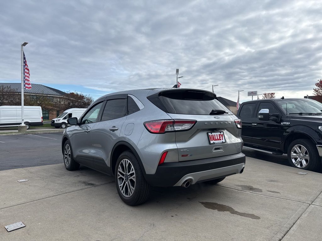 2022 Ford Escape SEL photo 3